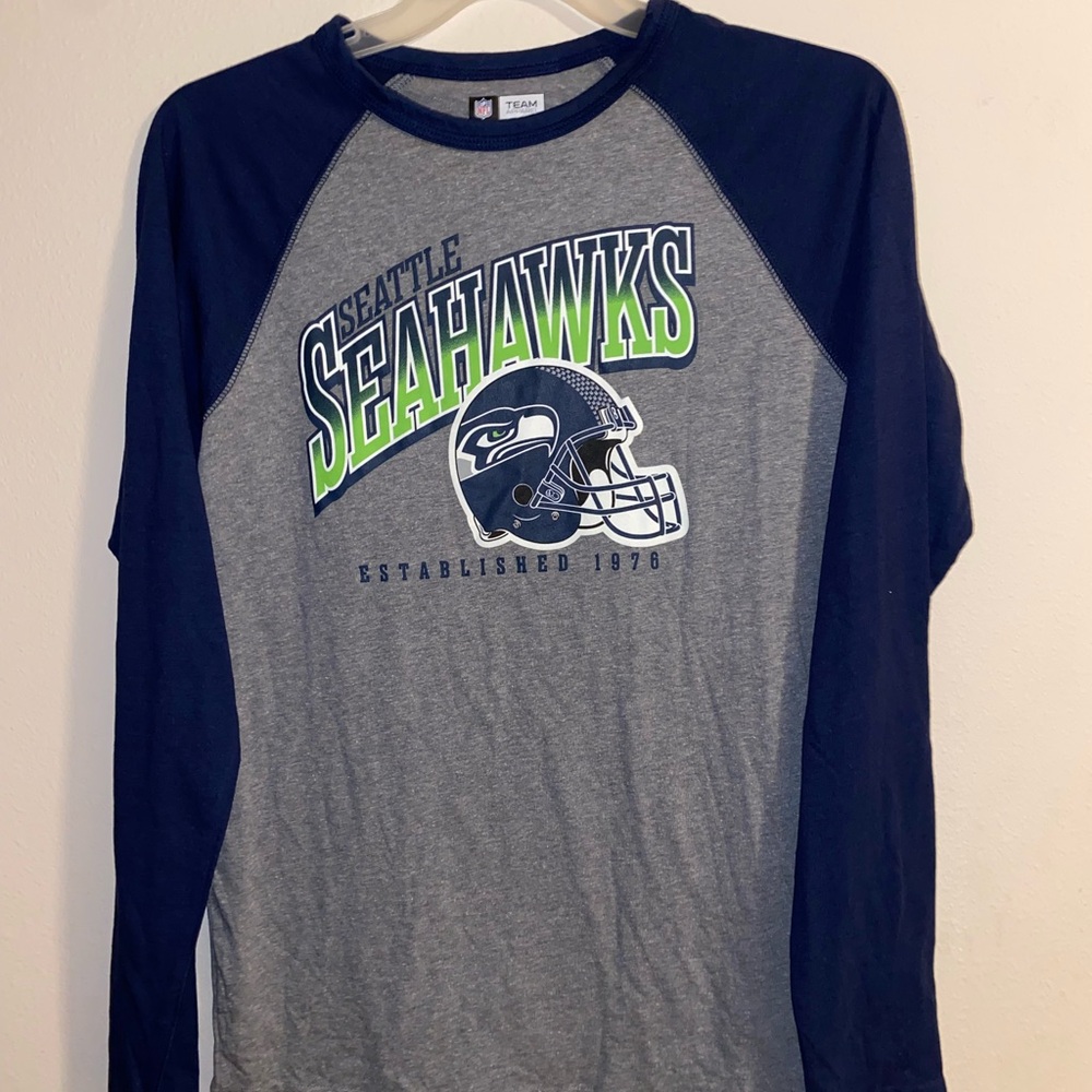 SOLD Men’s Long Sleeve Seattle Seahawks Apparel / Shirt